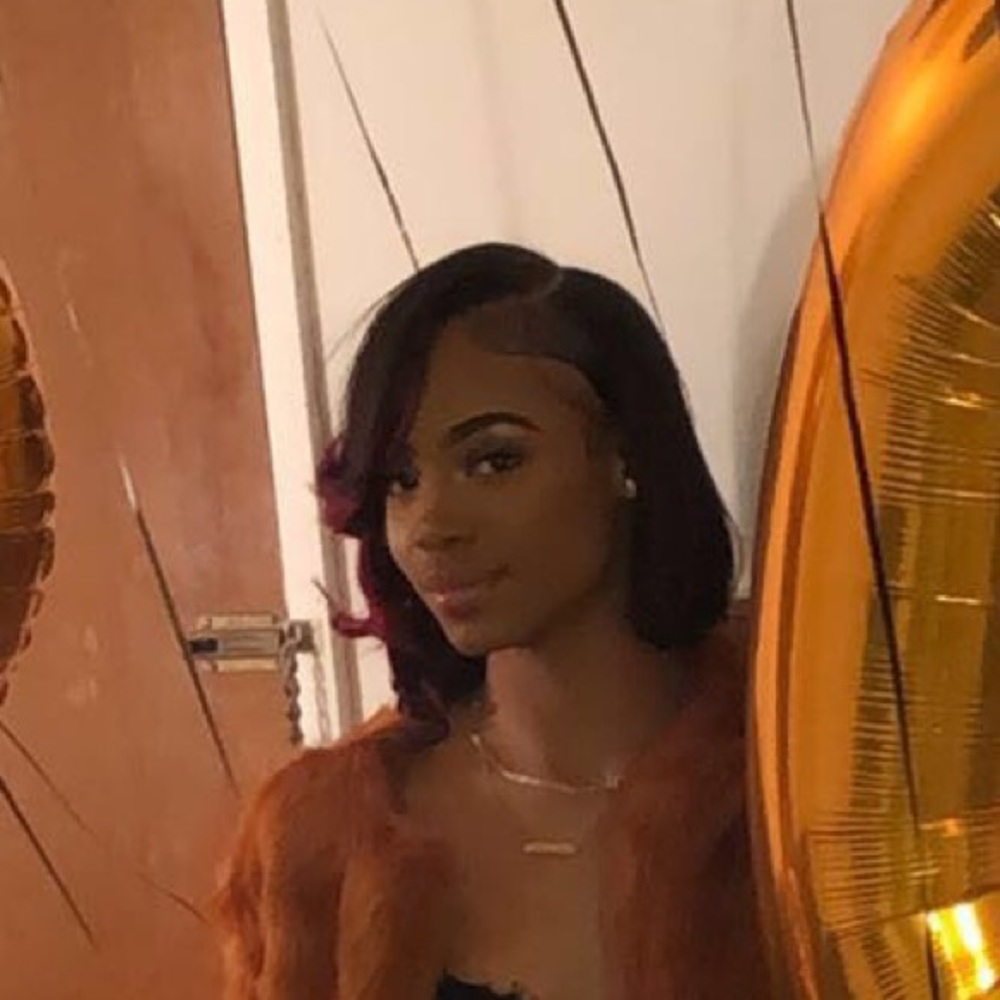 Meet your Posher, Laisha